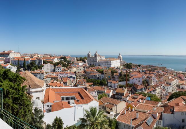 Vista da varanda de luxo em Lisboa e no Tejo