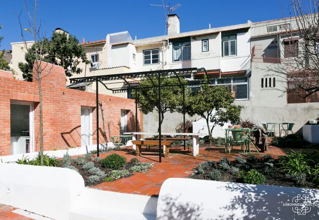 Jardinet de um apartamento alugado em Lisboa