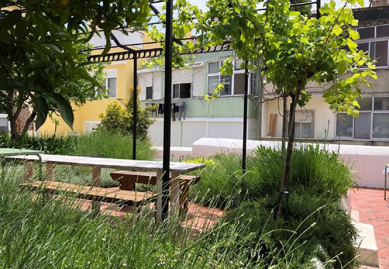 Apartamento em Lisboa - Garden Quiet and Modern Apartment 31 by Lisbonne Collection